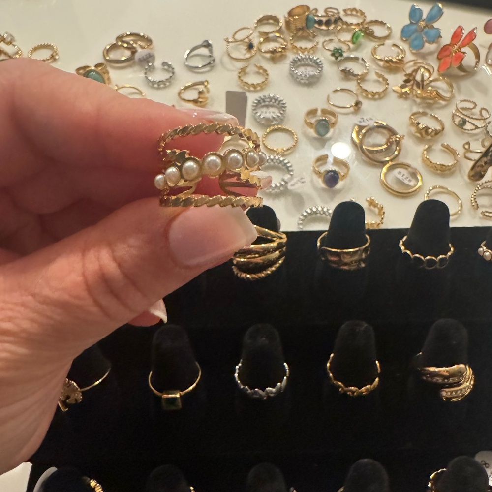 Elegant Gold and Pearl Ring 18 k plated gold